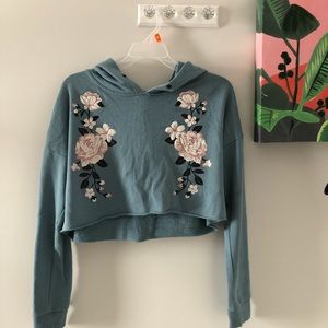 street wear society blue floral cropped hoodie